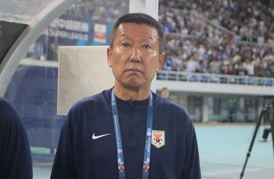 国产精久久一区二区