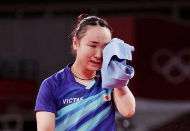 超露女装图片